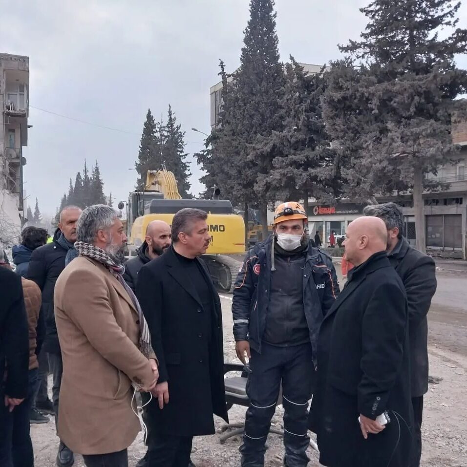 Acısıyla, dostluğu ve vefasıyla deprem çalışmaları kapsamında 15 gün kaldığımız Kahramanmaraş'tan döndük. Kalbimizi deprem bölgesinde bıraktık. Bundan sonra hızla yaraları sarma zamanı.